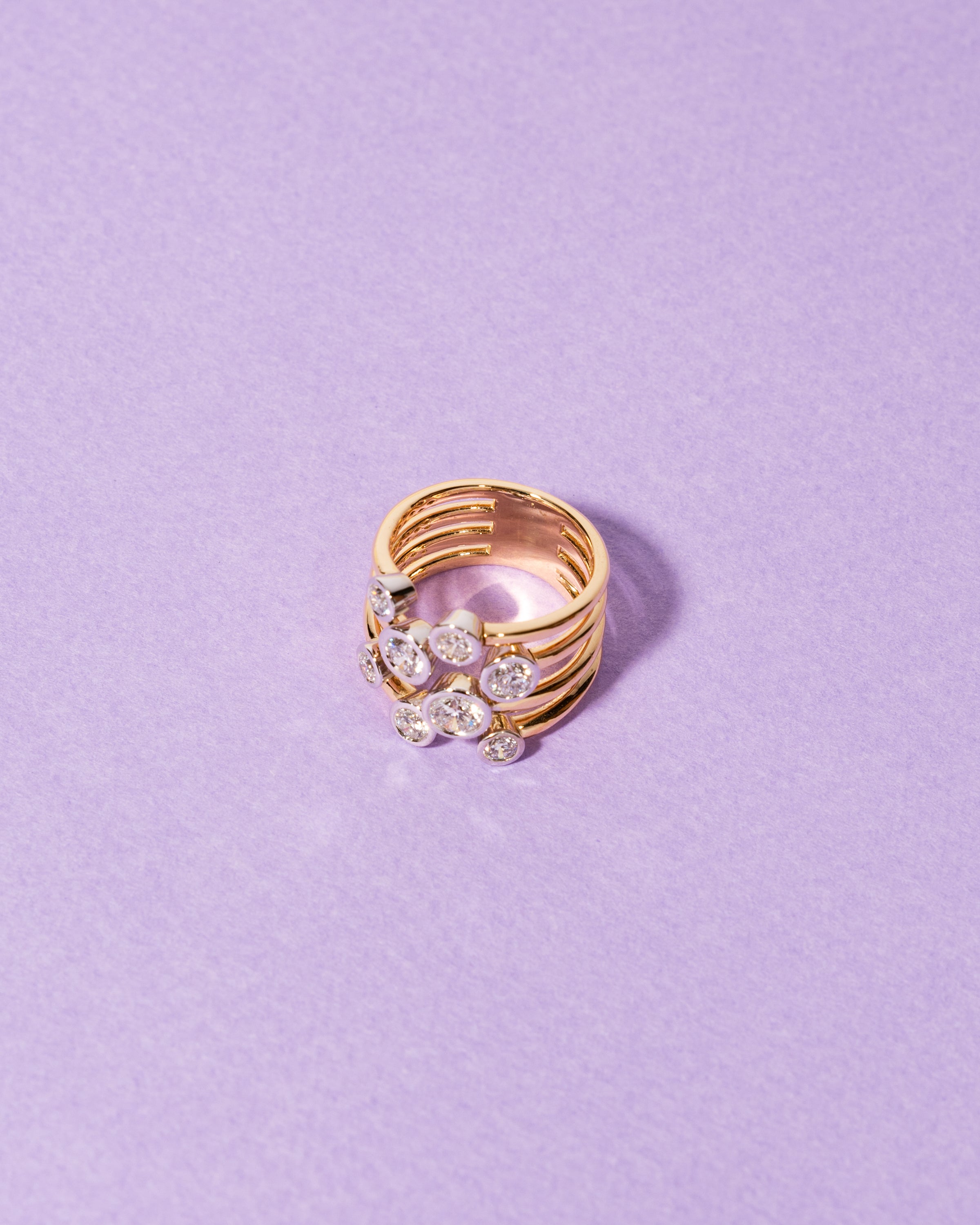 The Floating Comet Ring
